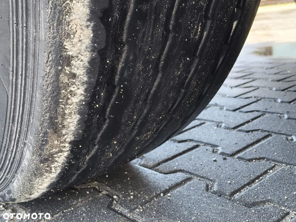 Benalu WYWROTKA 56m3 ALUMINIOWA / OSIE MERCEDES/OŚ PODNOSZONA / DRZWI / SZYBER ZBOŻOWY - 16