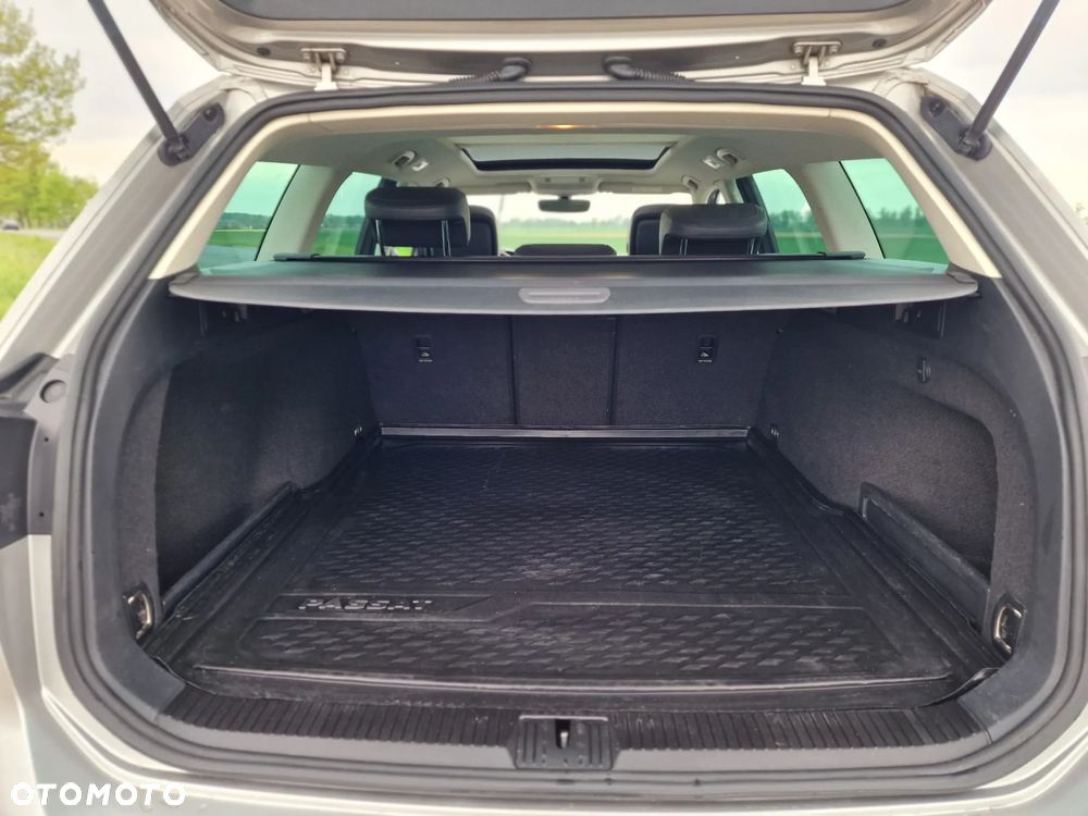 Volkswagen Passat 1.6 TDI (BlueMotion Technology) DSG Comfortline - 24