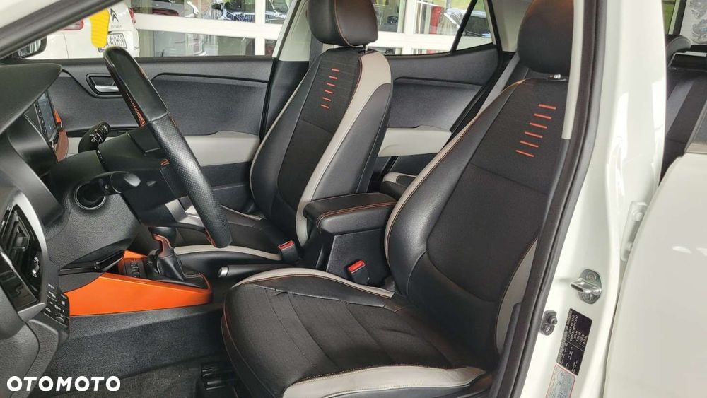 Kia Stonic - 32