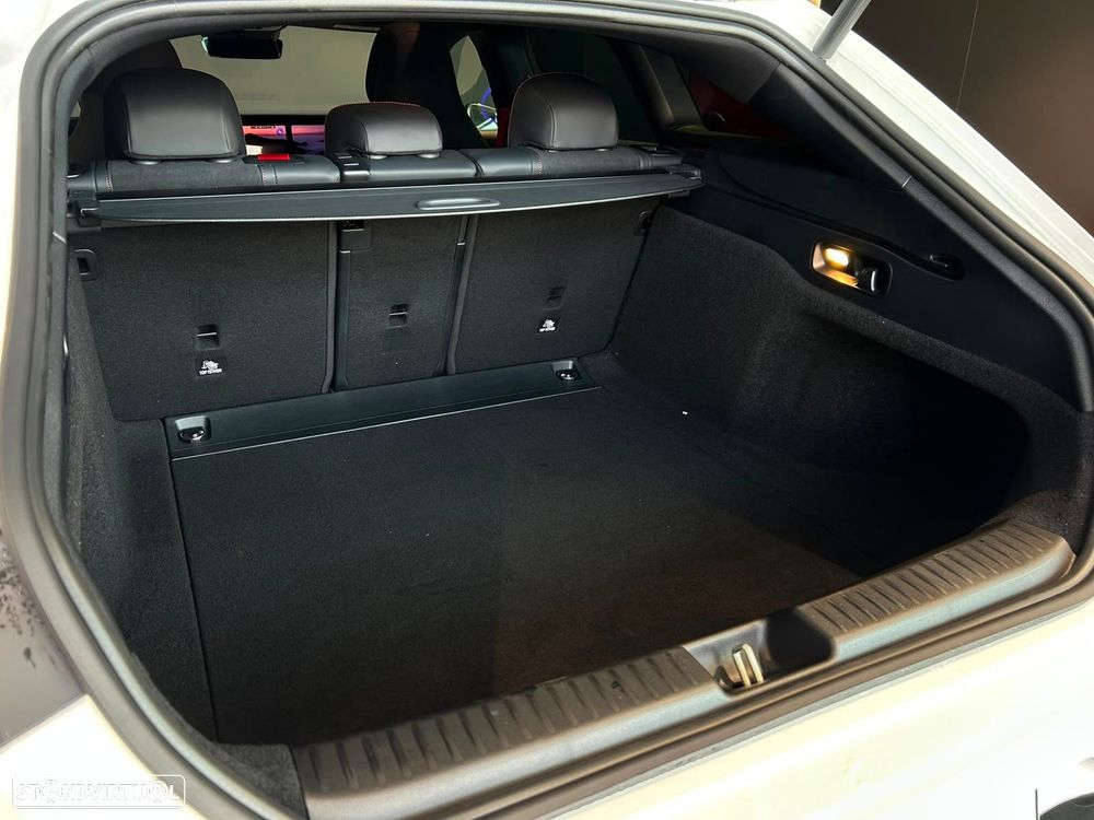 Mercedes-Benz CLA 250+ EQ Shooting Brake - 14