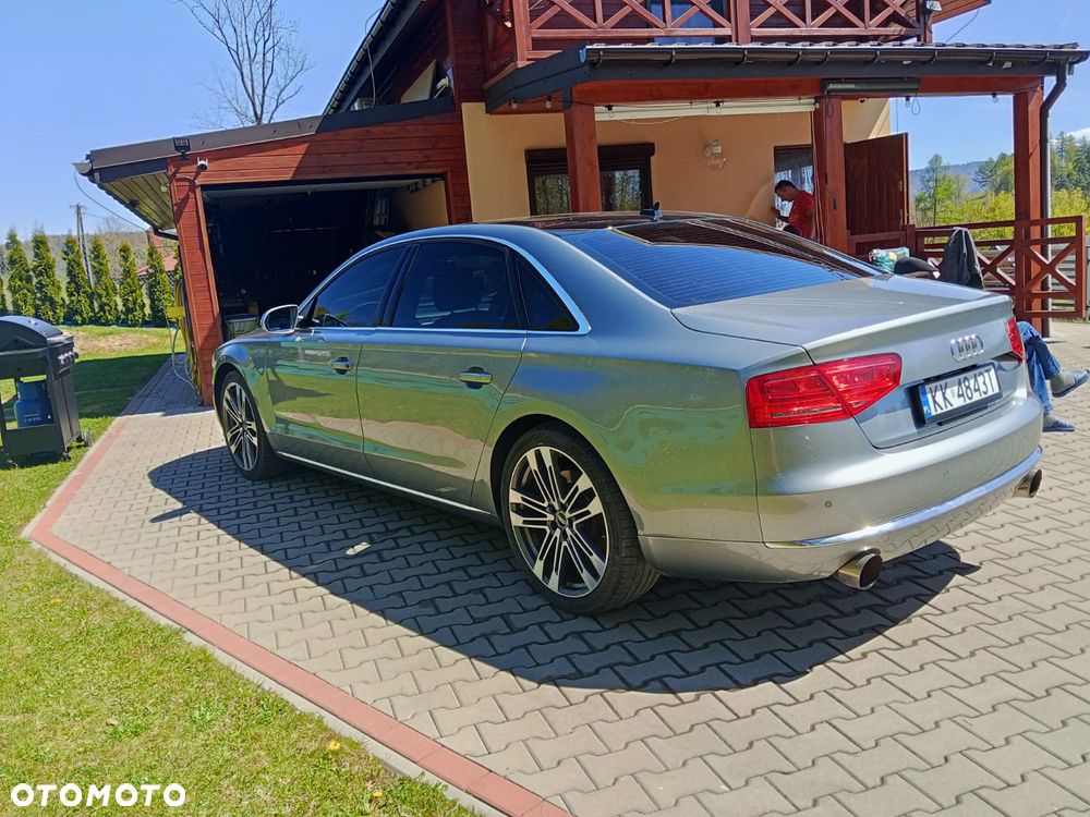 Audi A8 - 8