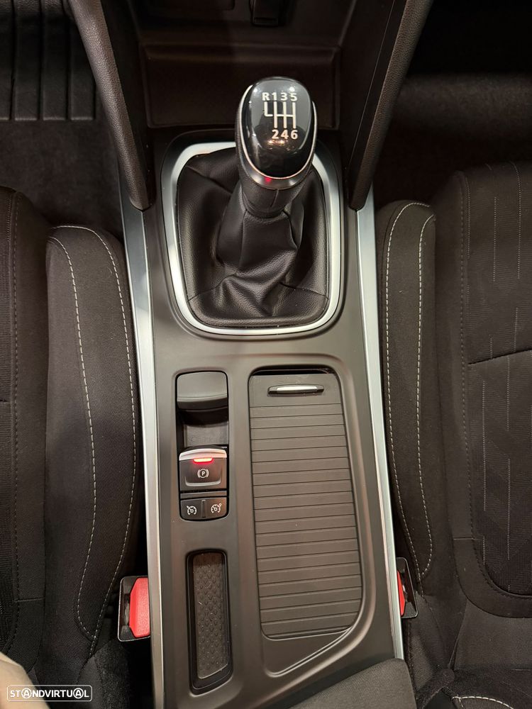 Renault Mégane Sport Tourer TCe 115 GPF LIMITED - 7