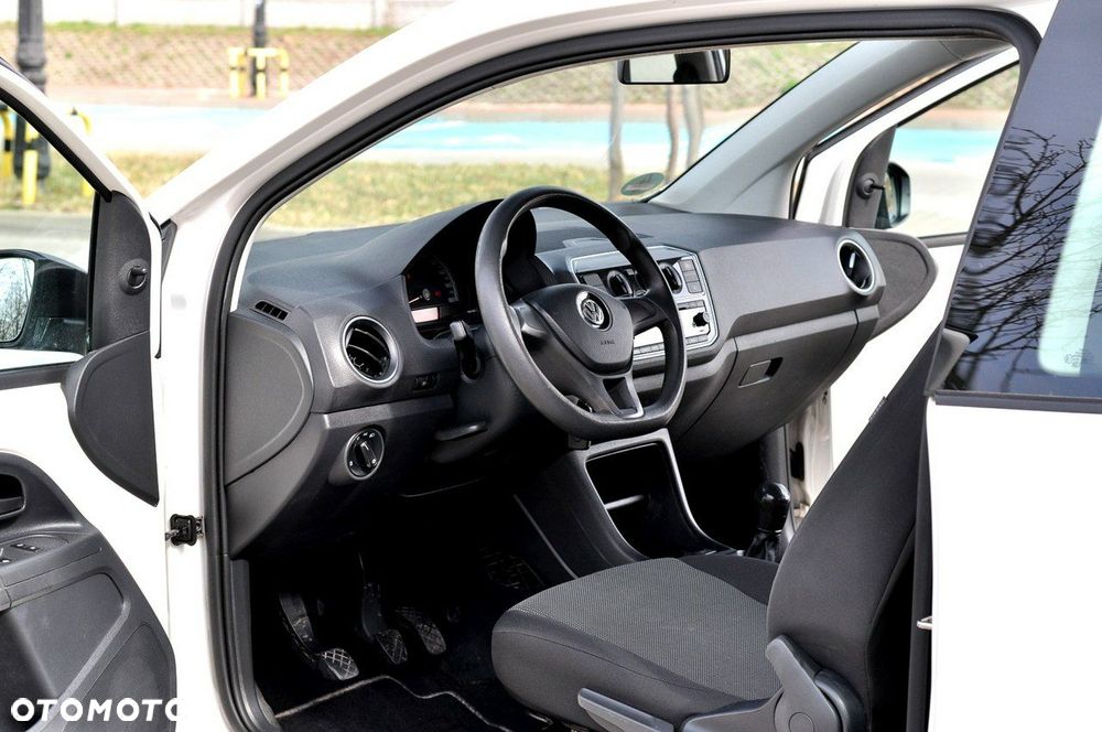 Volkswagen up! 1.0 United - 12
