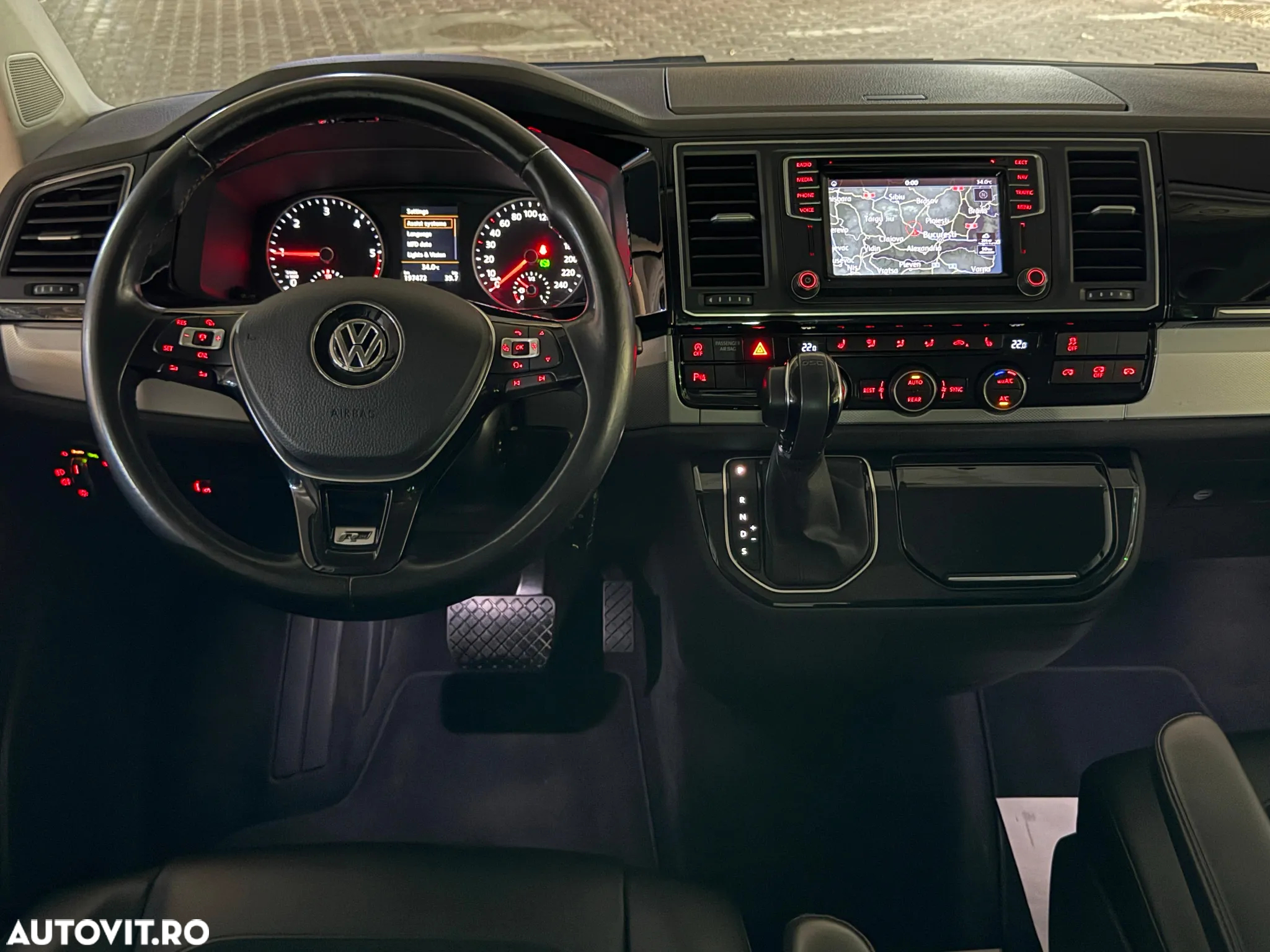 Volkswagen Multivan - 7