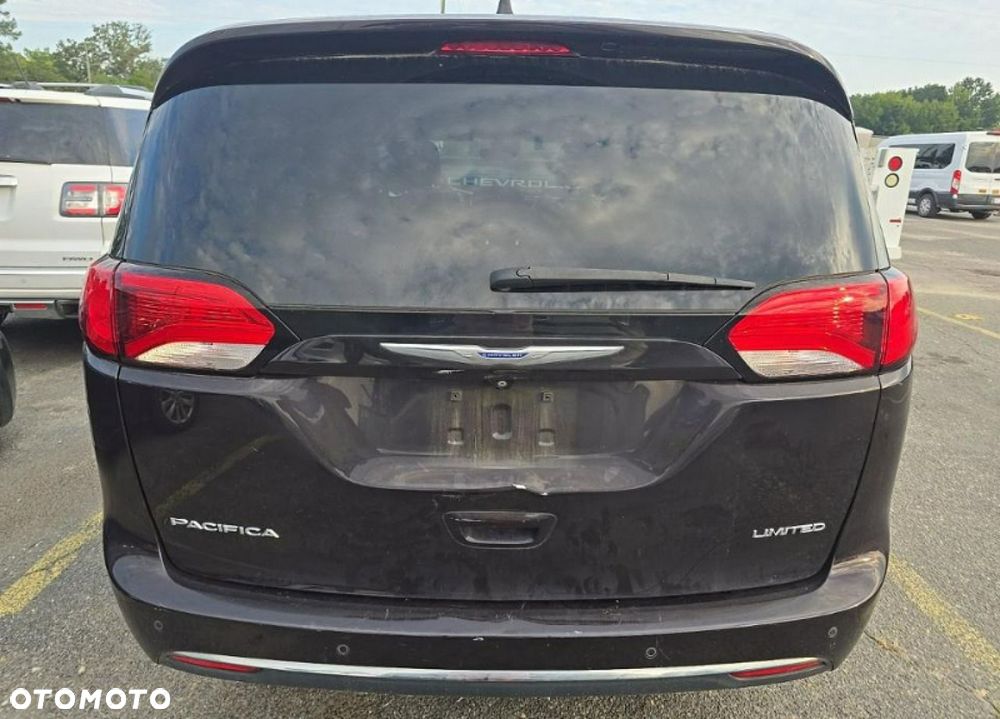 Chrysler Pacifica - 6