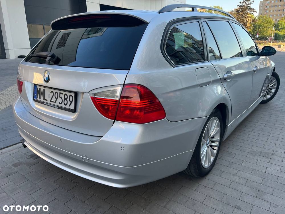 BMW Seria 3 318i - 3