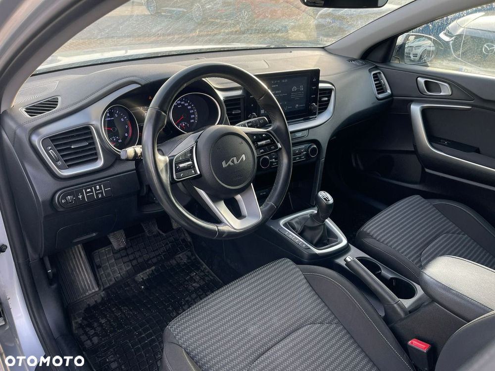 Kia Ceed 1.5 T-GDI M - 6