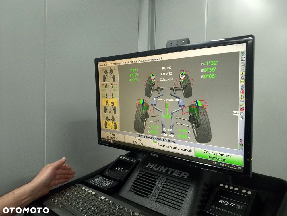 Dodge Challenger - 8