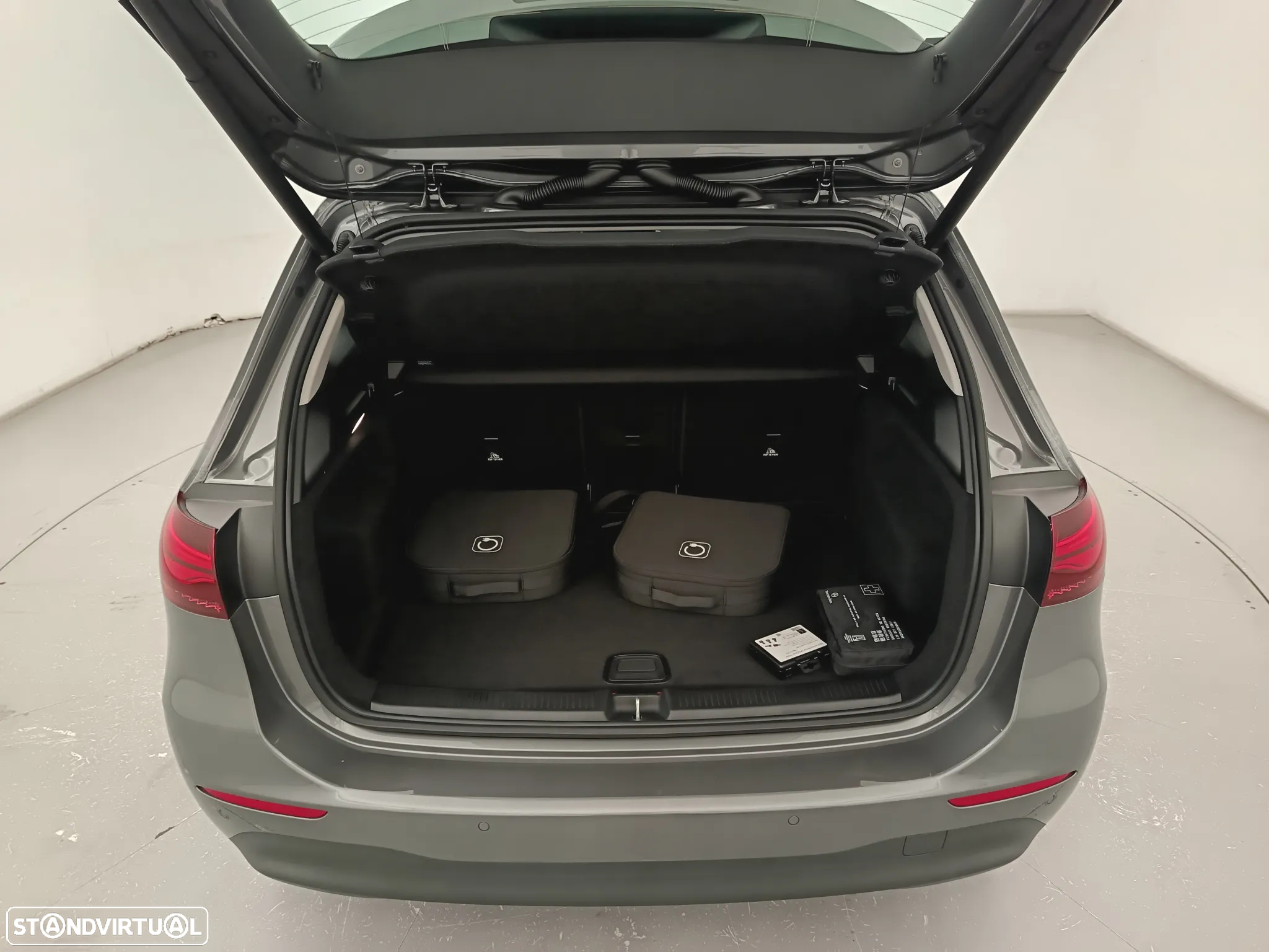 Mercedes-Benz B 250 e - 31