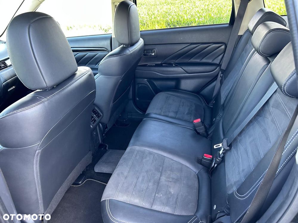 Mitsubishi Outlander - 15