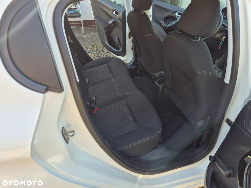 Peugeot 208 PureTech 82 Start & Stop Active - 21