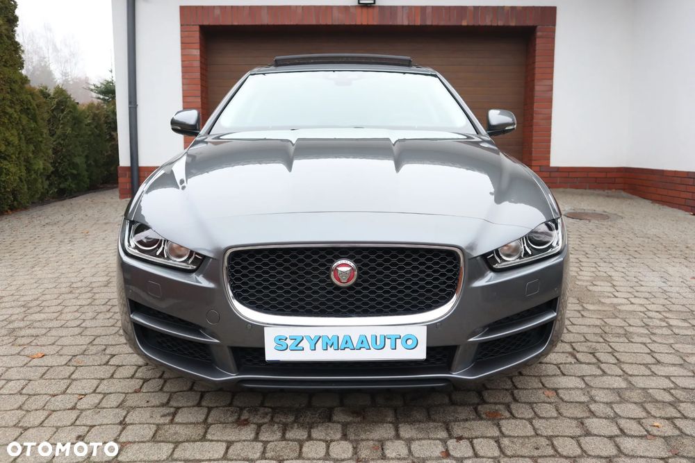 Jaguar XE 20d Prestige - 8
