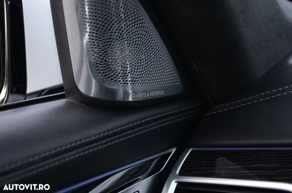 BMW Seria 7 750i xDrive - 36