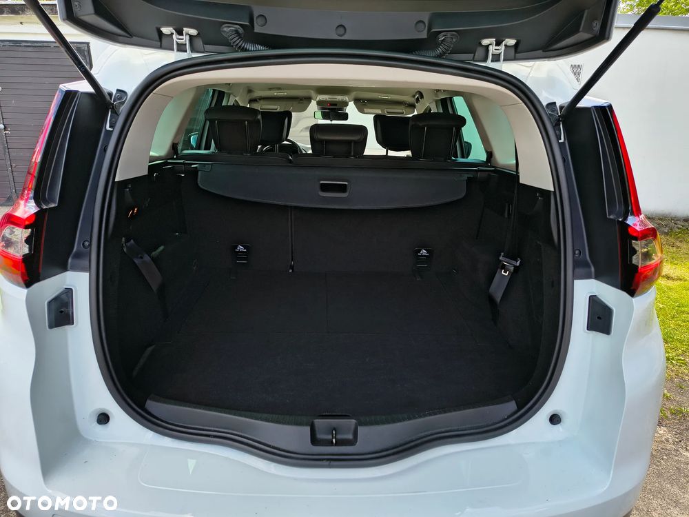 Renault Grand Scenic - 17