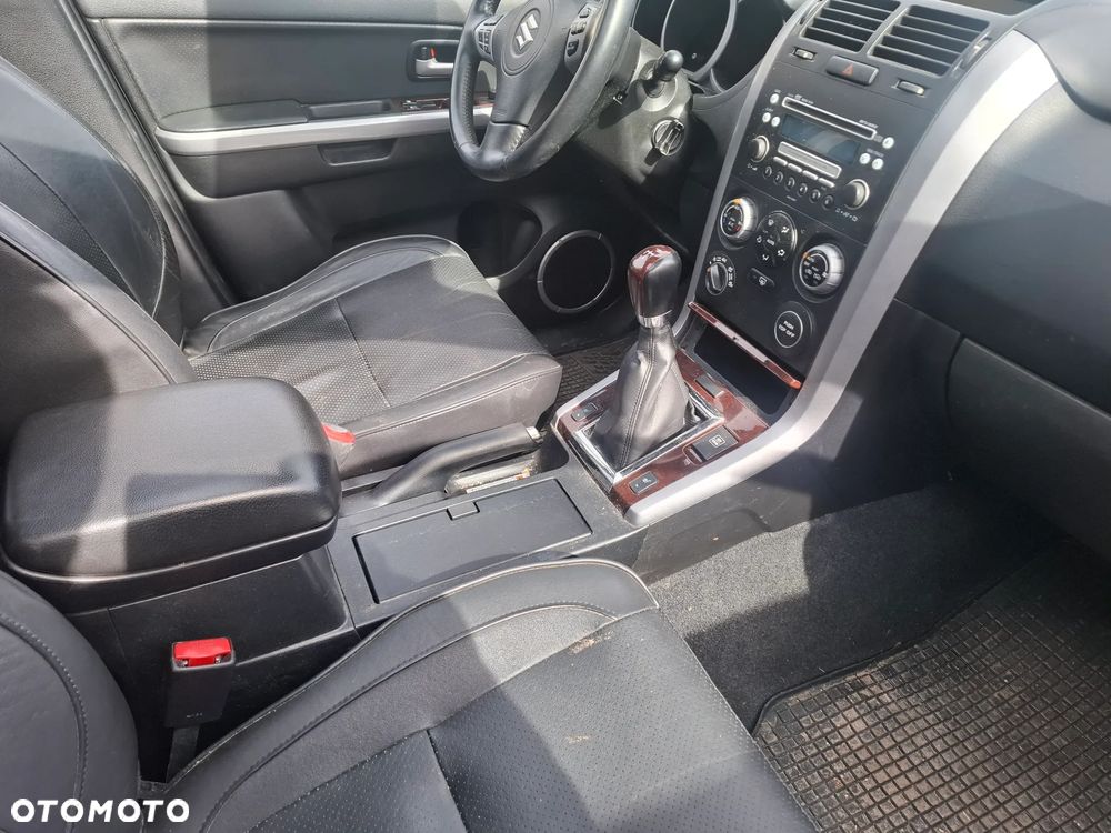 Suzuki Grand Vitara 2.0 - 6