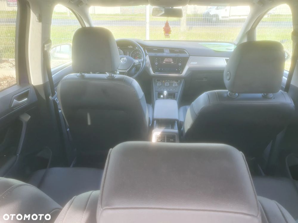 Volkswagen Touran - 13