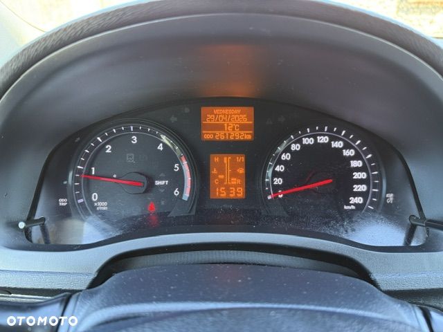 Toyota Avensis 2.0 D-4D Premium - 17