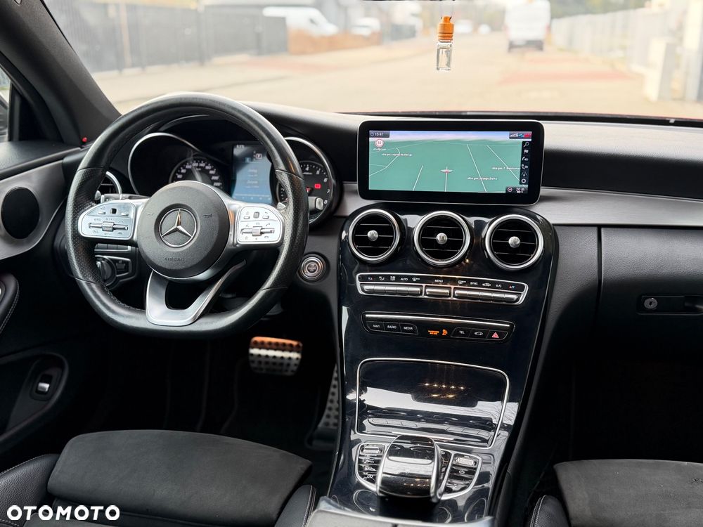 Mercedes-Benz Klasa C 200 9G-TRONIC AMG Line - 16