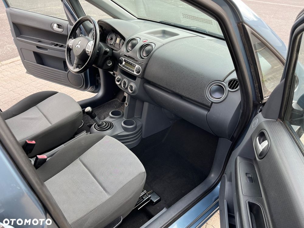 Mitsubishi Colt - 14
