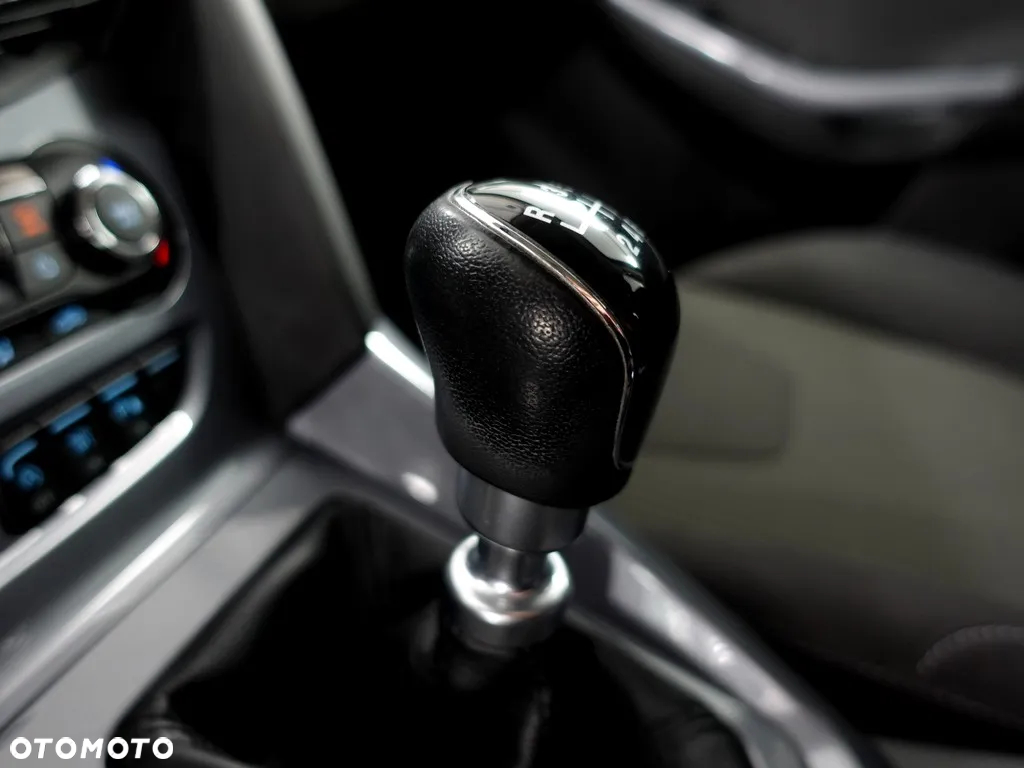 Ford Focus 1.6 EcoBoost Titanium - 23