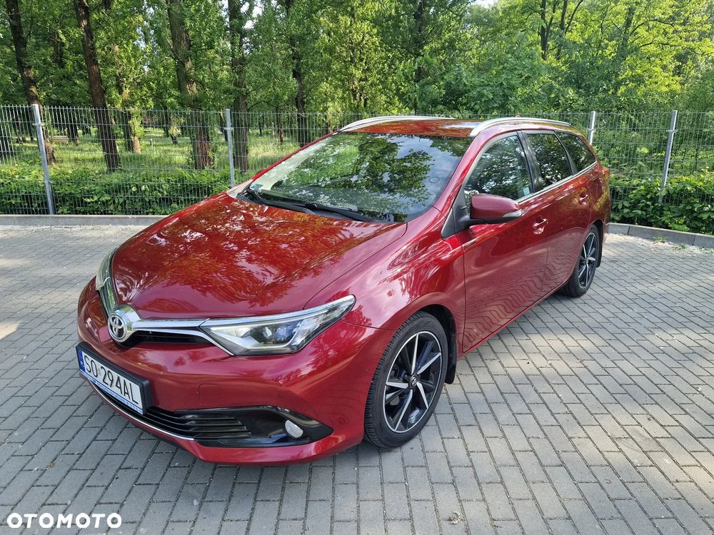 Toyota Auris 1.6 D-4D Comfort - 1