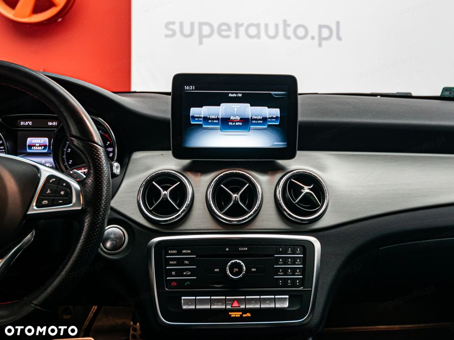 Mercedes-Benz CLA 220 4-Matic AMG Line - 17