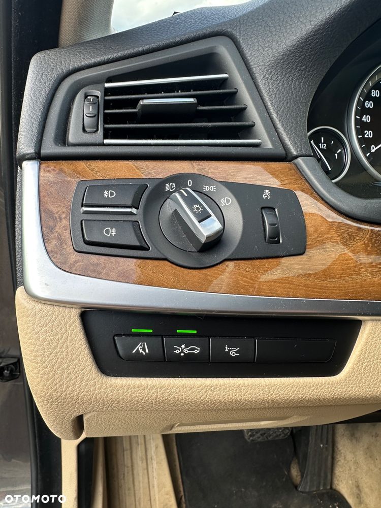 BMW Seria 5 528i - 16
