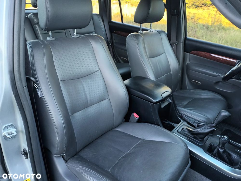 Toyota Land Cruiser - 31