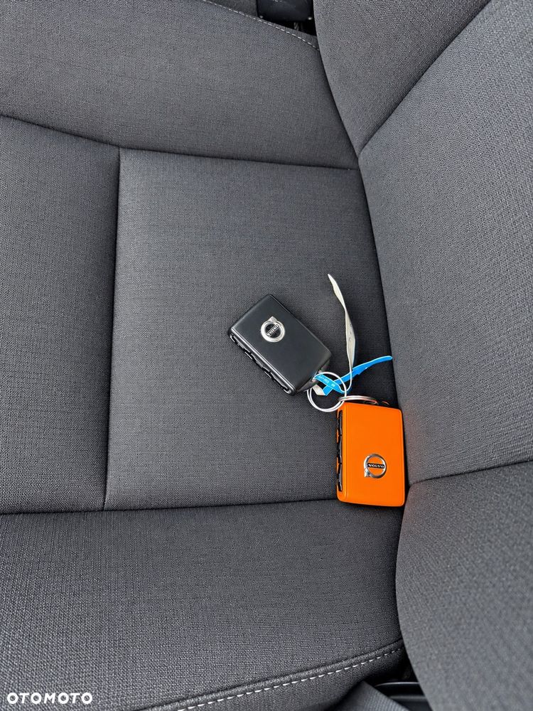 Volvo V60 B4 D Momentum - 25