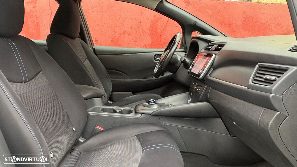 Nissan Leaf N-Connecta - 11