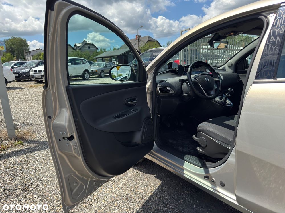 Lancia Ypsilon 1.2 8V Elefantino S&S - 15