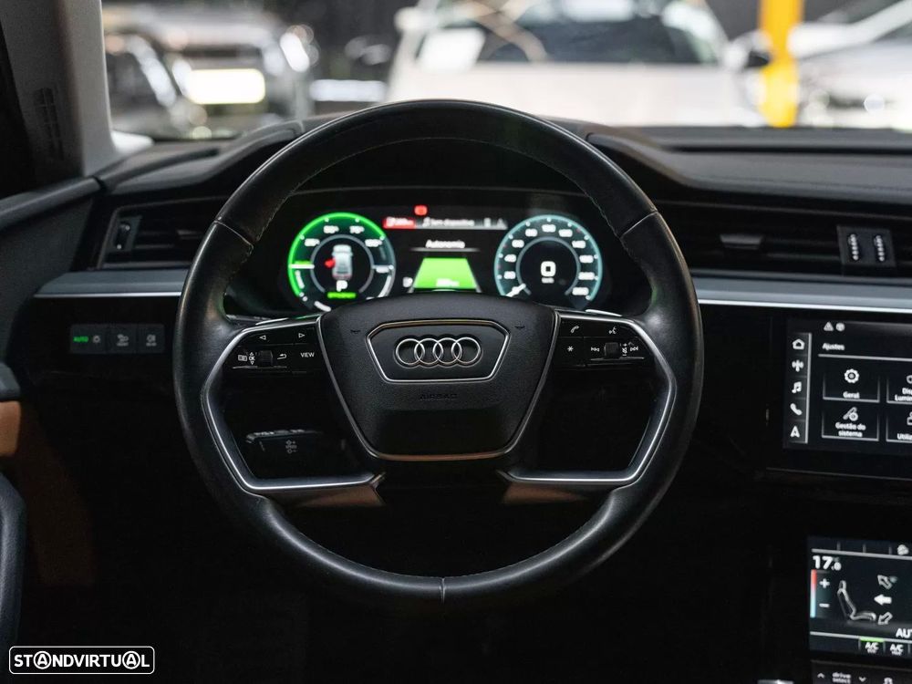 Audi Q8 e-tron 55 quattro Advanced — fotografia 11