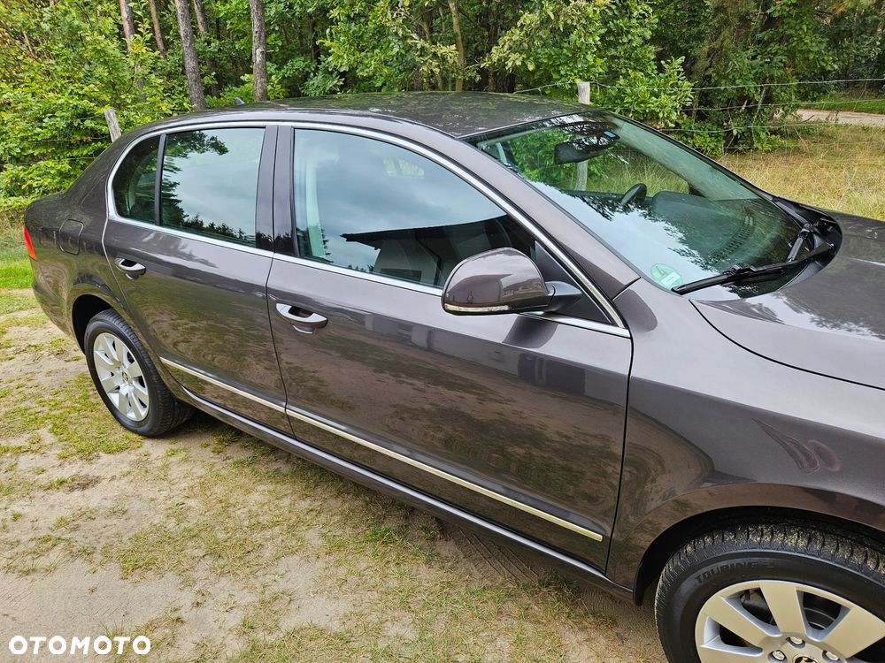 Skoda Superb 2.0 TDI 4x4 Elegance - 11