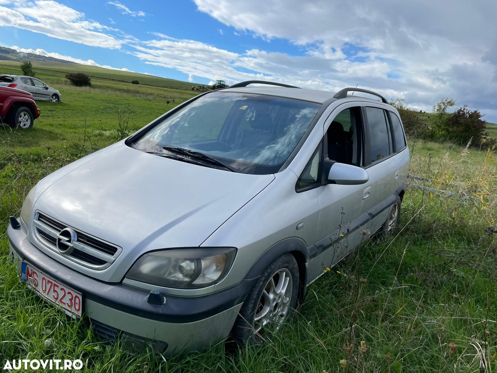 Dezmembrez piese Opel Zafira a - 1