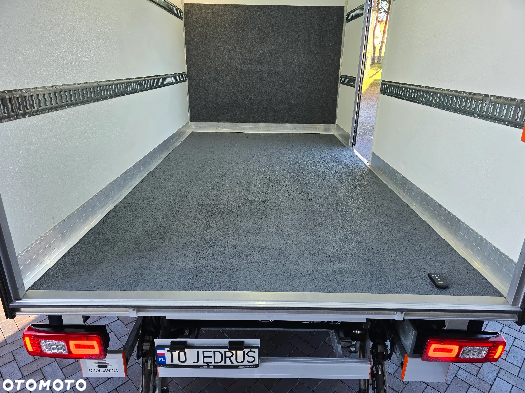 Mercedes-Benz SPRINTER 319 3.0 CDI KONTENER 4,28cmDługi 2,29cmSzero 2,24cmWysok + WINDA 750Kg 42Tyś km SERWIS DO OSTATNIEGO Km ASO MERCEDES-BENZ SALON PL STAN NOWY NOWY NOWY FABRYCZNA GWARANCJA - 17