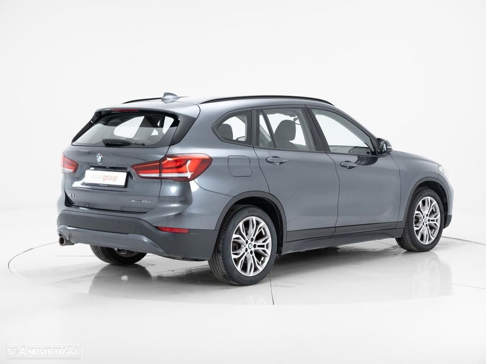 BMW X1 25 e xDrive Corporate Edition - 4