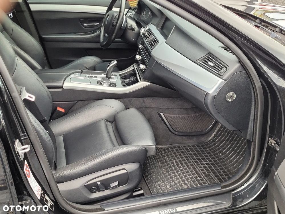 BMW Seria 5 525d - 11