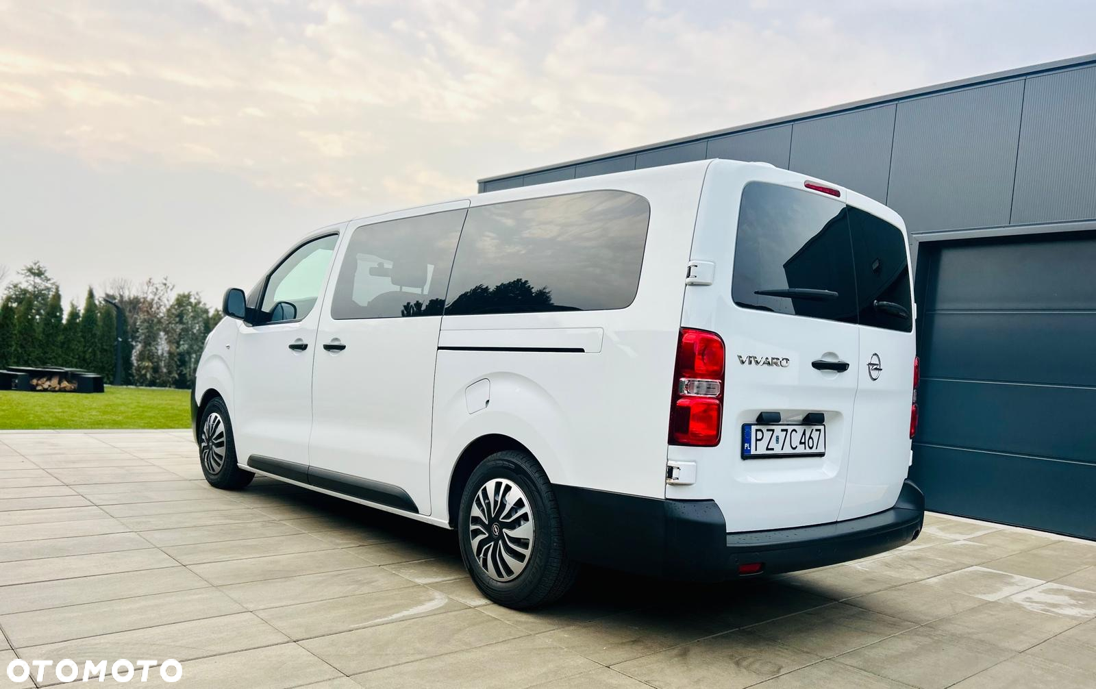 Opel Vivaro - 10