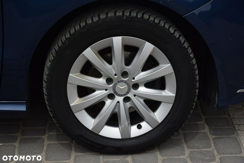 Mercedes-Benz Klasa B 180 Edition - 10