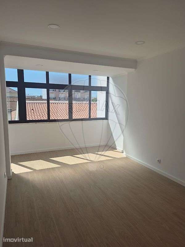 Apartamento T2 para arrendamento - Grande imagem: 4/13