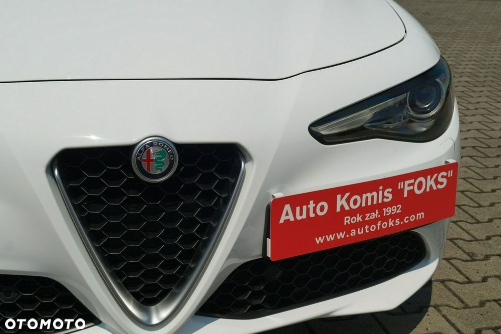 Alfa Romeo Giulia - 11