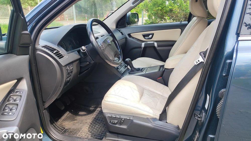 Volvo XC 90 2.4 D5 Momentum - 11