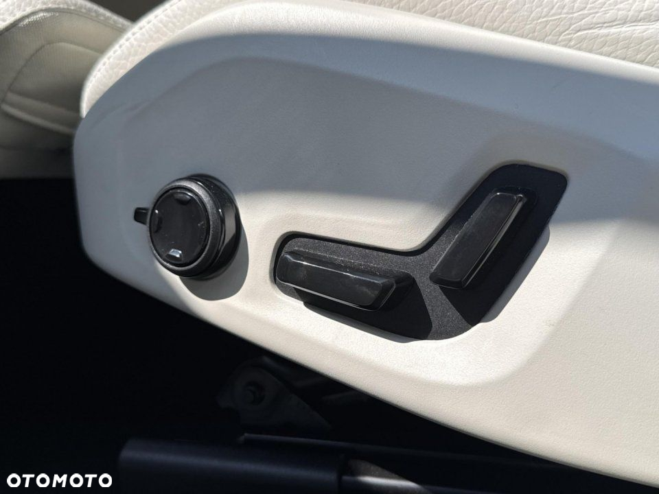 Volvo XC 60 - 19