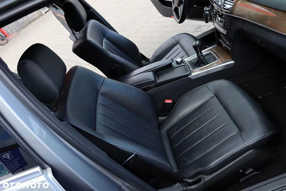 Mercedes-Benz Klasa E 200 CDI Elegance - 26