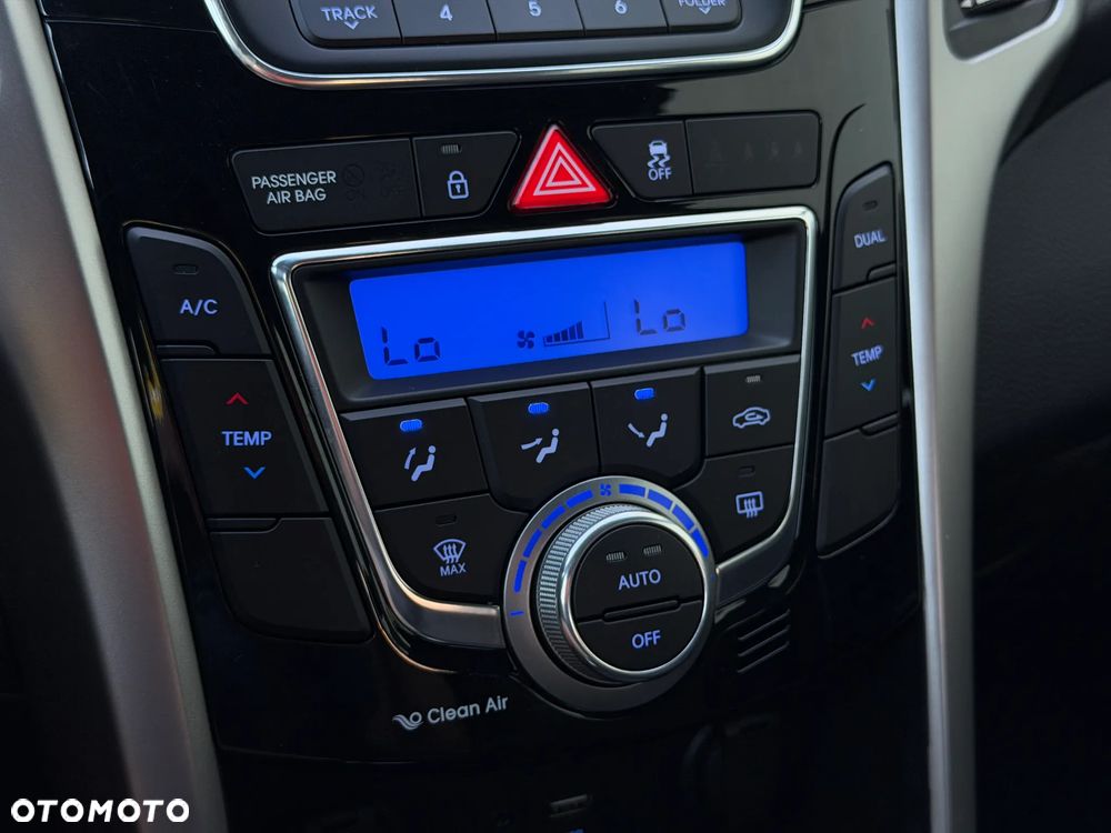 Hyundai i30 1.6 Fifa World Cup Edition - 34