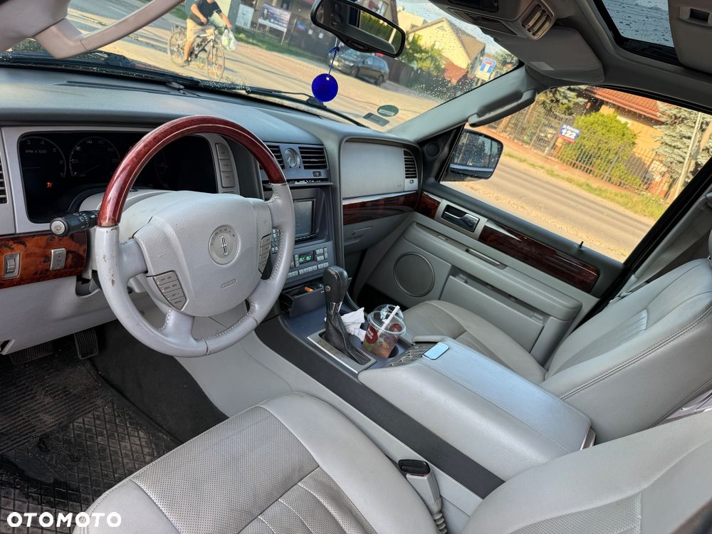 Lincoln Navigator 5.4 4WD - 31