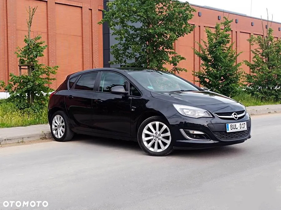 Opel Astra 1.4 Turbo 150 Jahre - 3