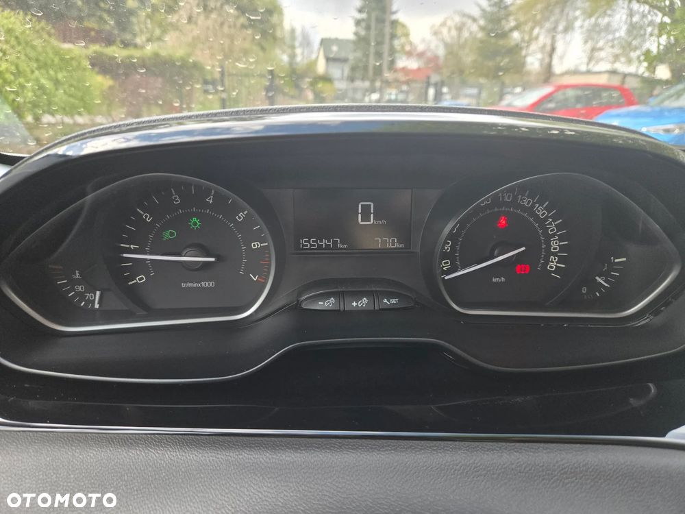 Peugeot 208 1.2 PureTech Active - 8