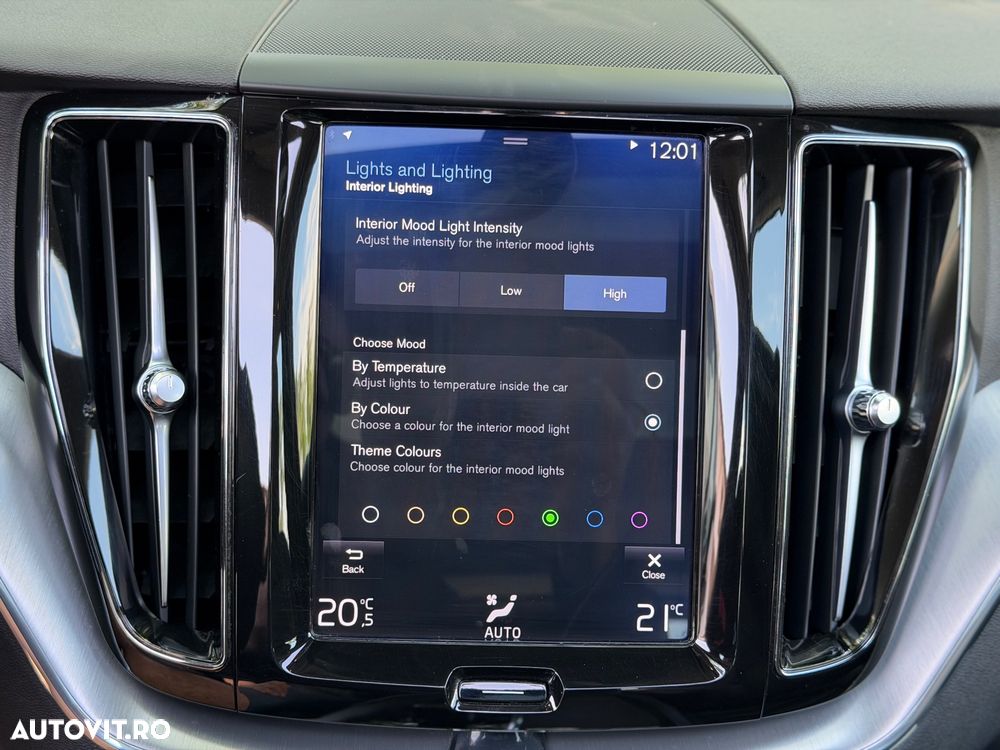 Volvo XC 60 Recharge T8 Twin Engine eAWD Inscription - 32