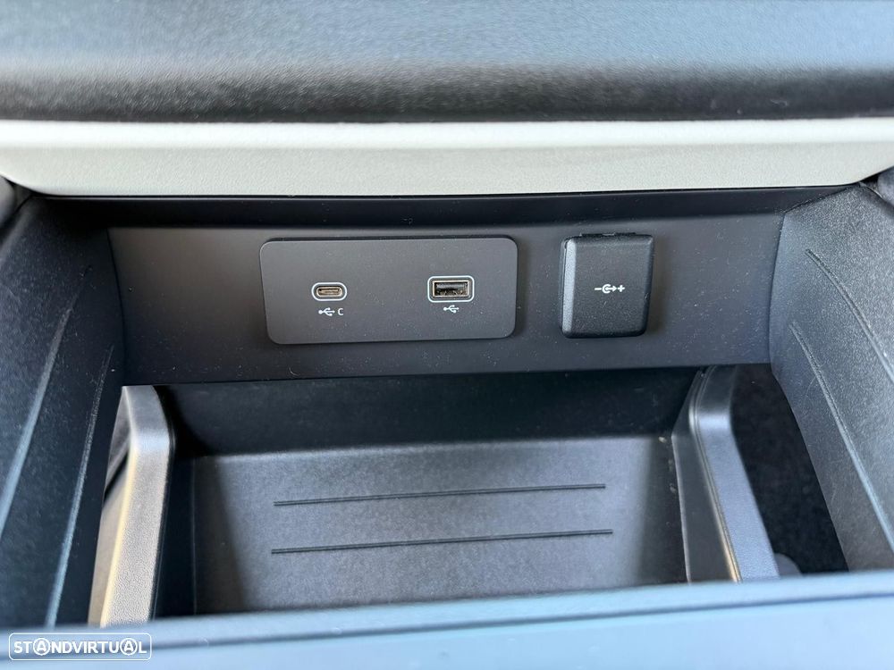 Land Rover Defender 2.0 D 110 AWD S - 28